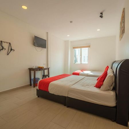 Mary J Hotel Family 10 Pax Room Kota Bharu Exterior photo